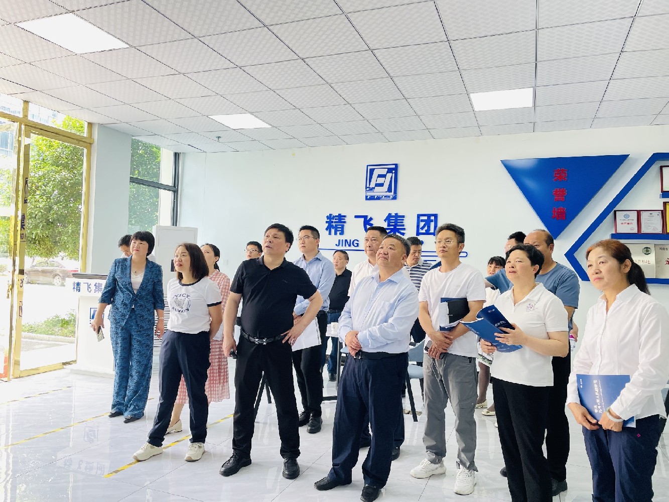 新寧縣政協(xié)黨組書(shū)記一行調(diào)研精飛智能，共探農(nóng)業(yè)數(shù)字化新篇章